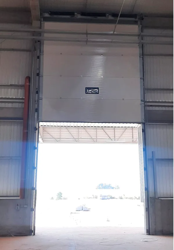 Modernize sua operação com porta guilhotina para doca