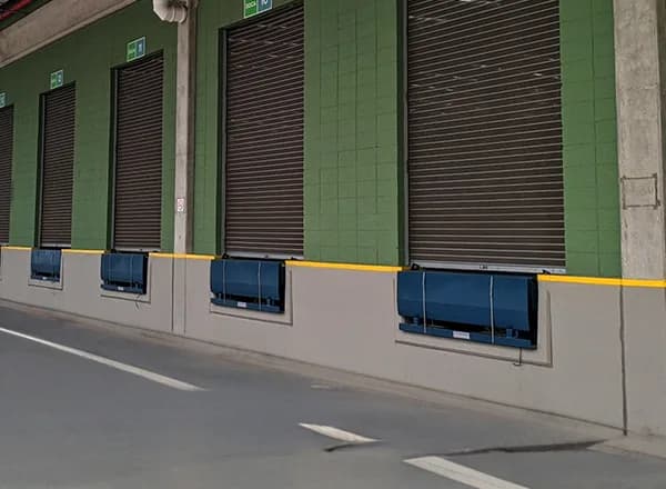 Empresa de niveladora de doca embutida: conheça a Tecnodock