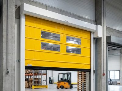 Porta de empacotamento industrial: fatores indispensáveis