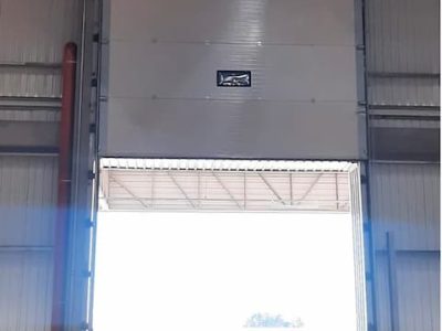 Conheça as portas industriais da Tecnodock