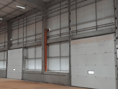 Vantagens das portas seccionadas em garagens residenciais e industriais