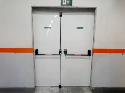 Quando utilizar uma porta resistente ao fogo no seu estabelecimento?