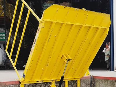 Soluções em rampa de carga e descarga para docas com limitação de espaço