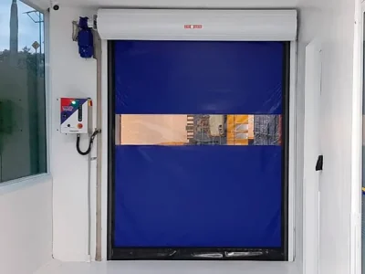Vantagens da porta rápida para galpão industrial: eficiência e segurança
