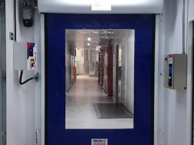 Porta rápida de lona para indústrias: 5 características que você não pode ignorar